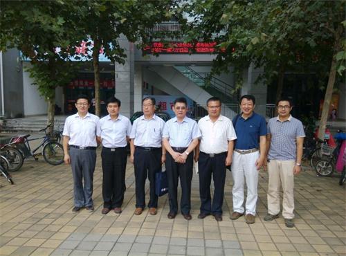 黄衍强应邀为中医研究生讲座